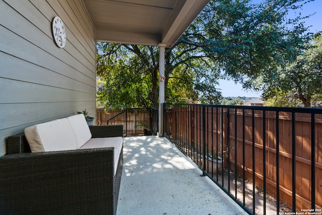 balcony featuring outdoor lounge area