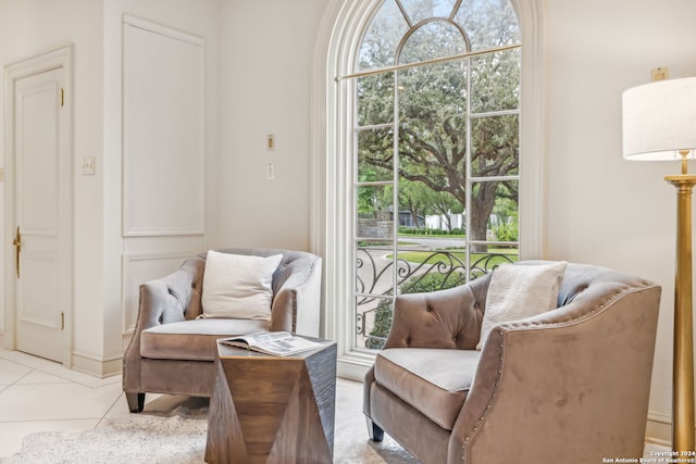 800 Ivy Ln, Terrell Hills, TX 78209 - living area with plenty of natural light and light tile patterned floors