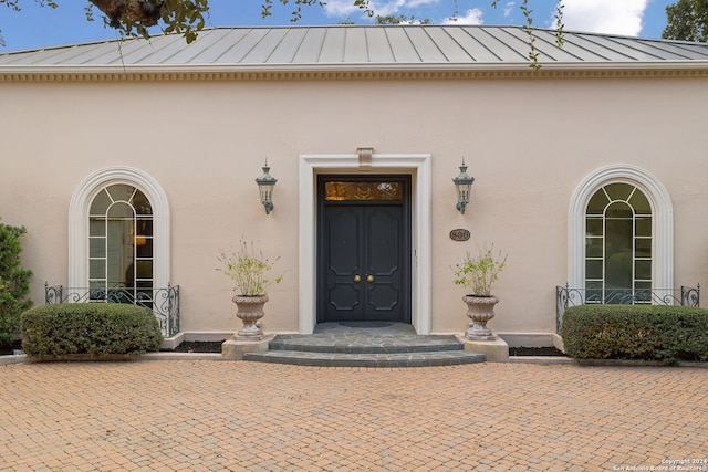 view of entrance to property