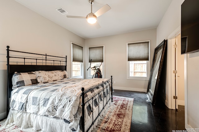 bedroom with ceiling fan