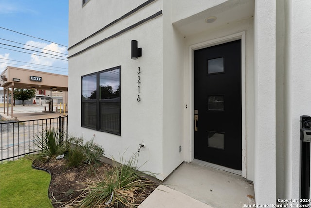 view of property entrance