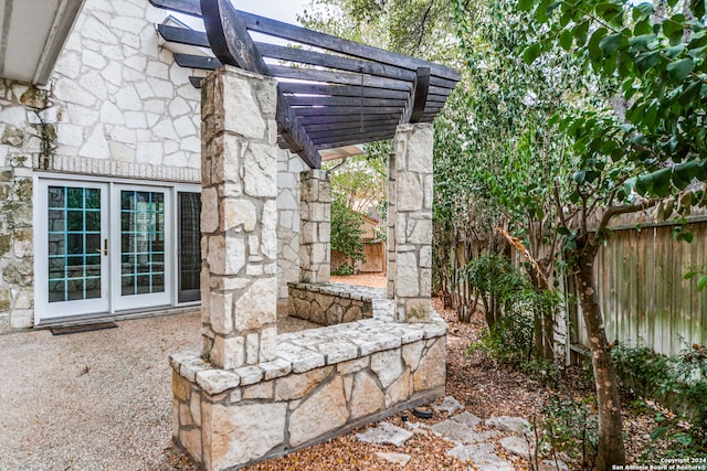 view of patio featuring a pergola