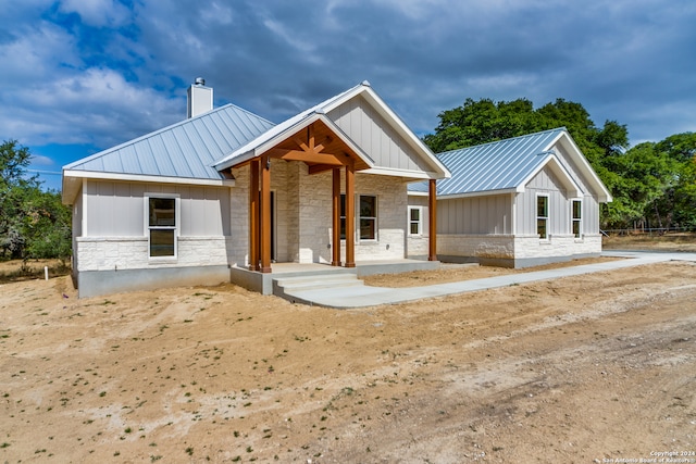 view of front of property with a porch