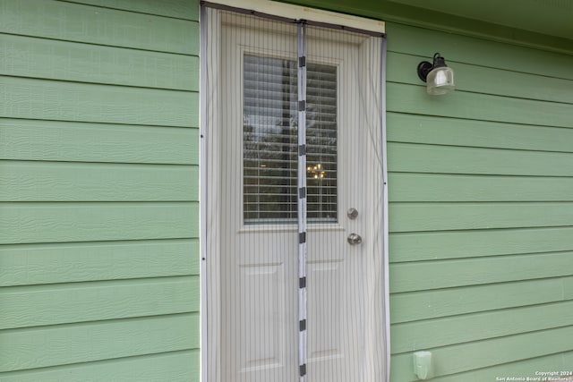 view of property entrance