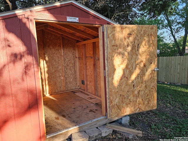 view of outbuilding