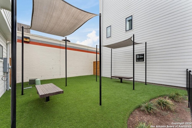 3214 N Elmendorf St, San Antonio, TX 78201 - view of yard featuring fence