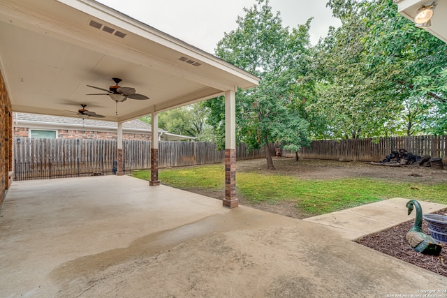 view of patio with ceiling fan