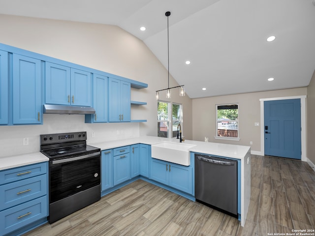 kitchen with sink, kitchen peninsula, lofted ceiling, black electric range oven, and dishwasher