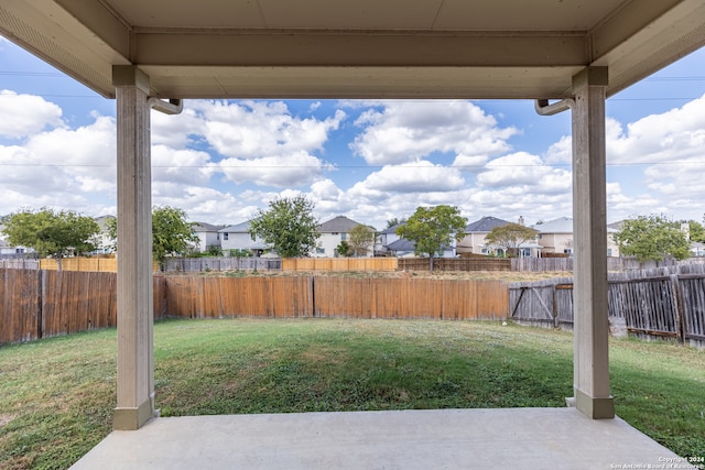 view of yard featuring a patio