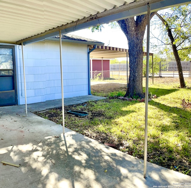 view of yard with a patio