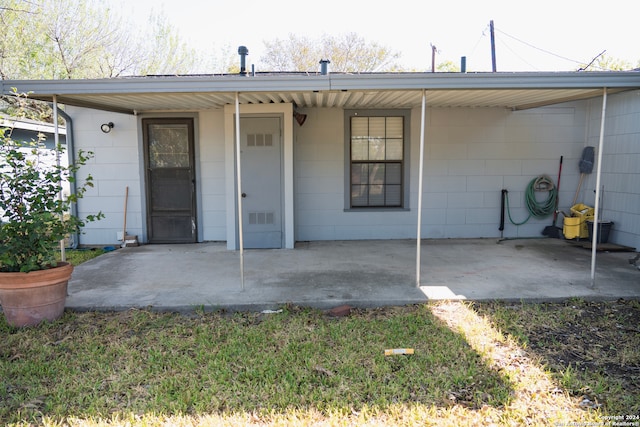 view of property entrance