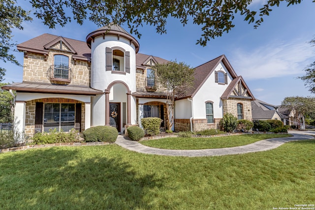 view of front of house featuring a front yard