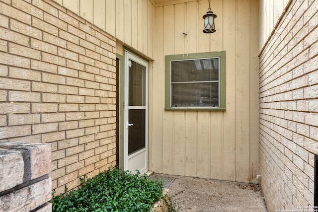 view of property entrance