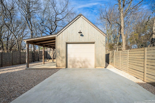 706 W Creek, Fredericksburg, TX 78624 - view of garage