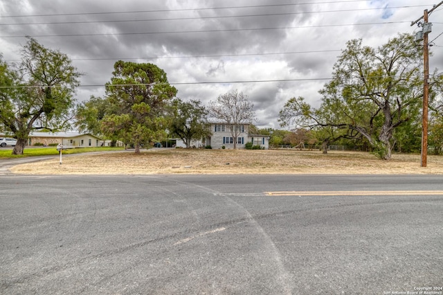 360 Benson Rd, Uvalde, TX 78801 - view of front of house