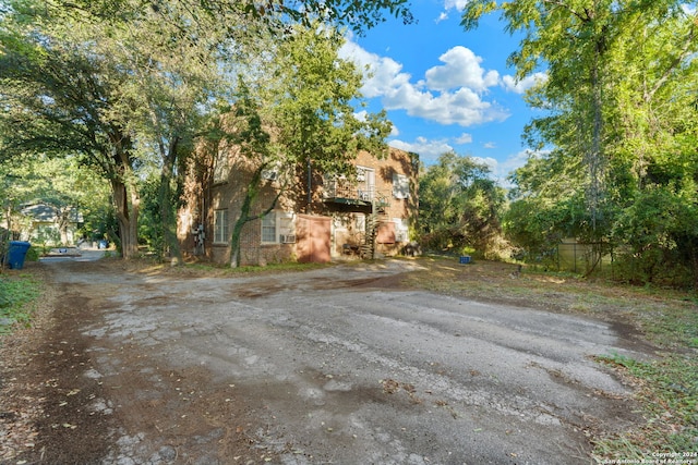 view of home's exterior