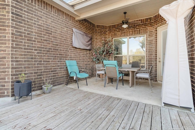 deck with ceiling fan