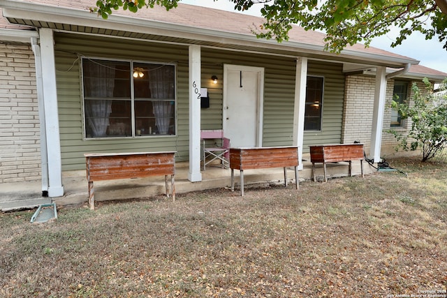 view of front of property with a porch