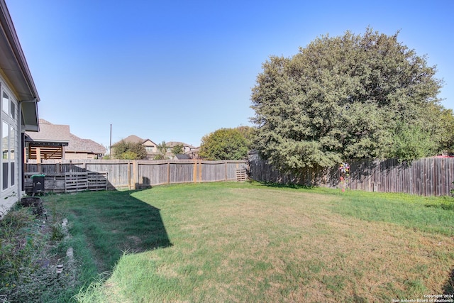 8811 Falcon Park, Converse, TX 78109 - view of yard
