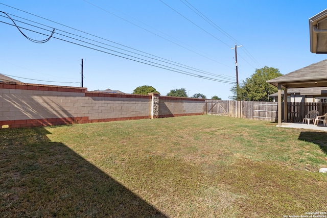 view of yard with a patio area