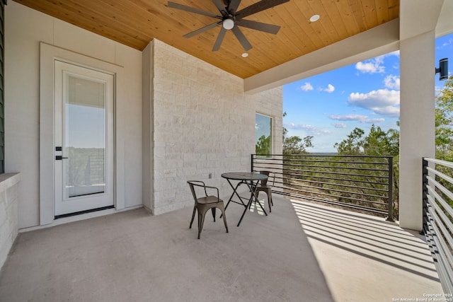 balcony with ceiling fan