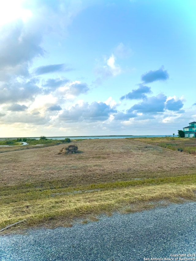 Listing photo 2 for 103 Dockside Dr, Rockport TX 78382