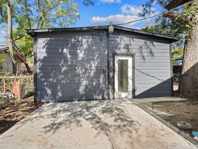 207 Ray Ave, San Antonio, TX 78204 - rear view of property with a patio area