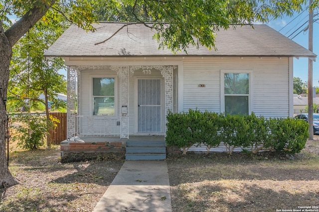 view of front facade featuring a porch