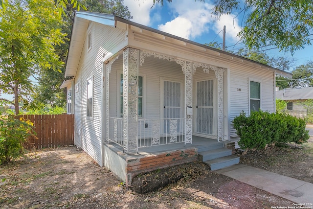 bungalow-style house with covered porch