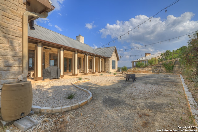 view of yard featuring a patio