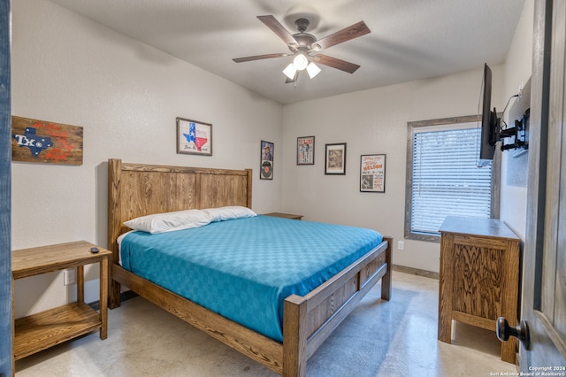 bedroom featuring ceiling fan