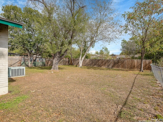 1818 Adamston Dr, San Antonio, TX 78220 - view of yard featuring cooling unit