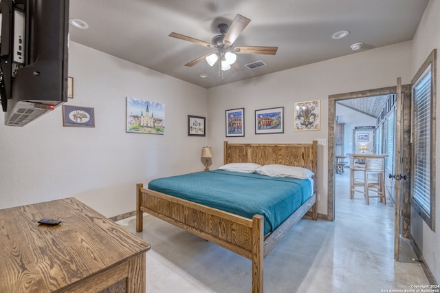 bedroom with ceiling fan