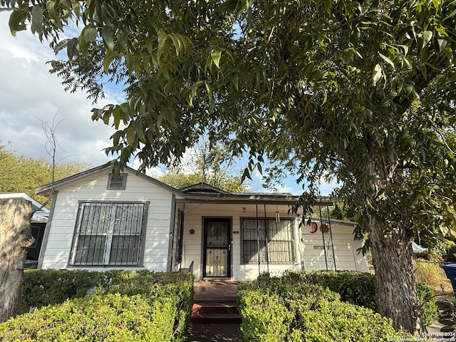 view of front facade with a porch