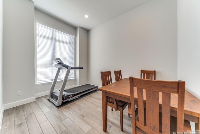 216 Paint Crk, Boerne, TX 78006 - exercise room featuring healthy amount of natural light, light wood-style floors, baseboards, and recessed lighting