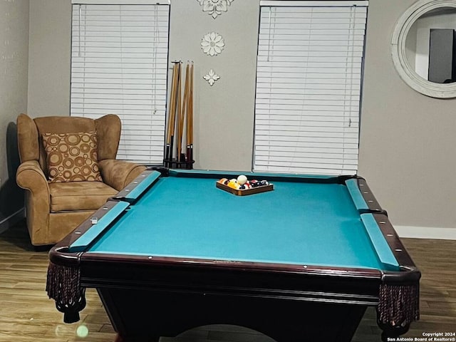 playroom featuring hardwood / wood-style flooring and billiards