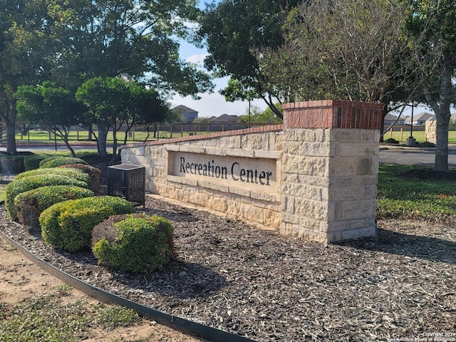 view of community / neighborhood sign