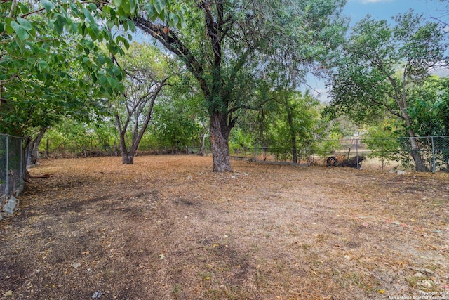 1102 Onslow, San Antonio, TX 78202 - view of yard featuring fence