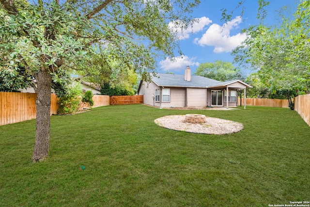 view of yard with a patio