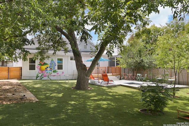 view of yard with a patio