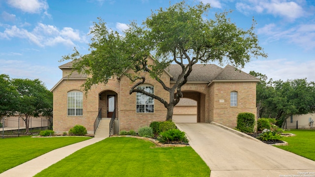 view of front of house with a front yard