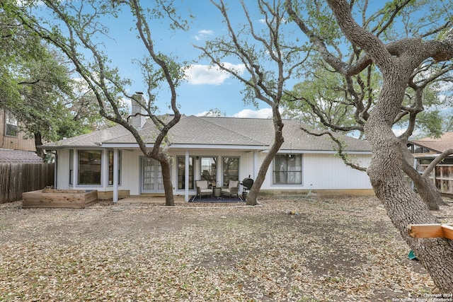 view of front of house with an outdoor living space