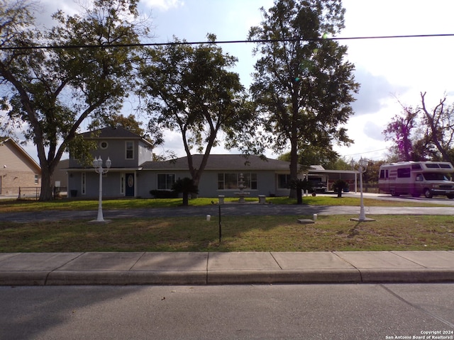 view of front of house with a front yard