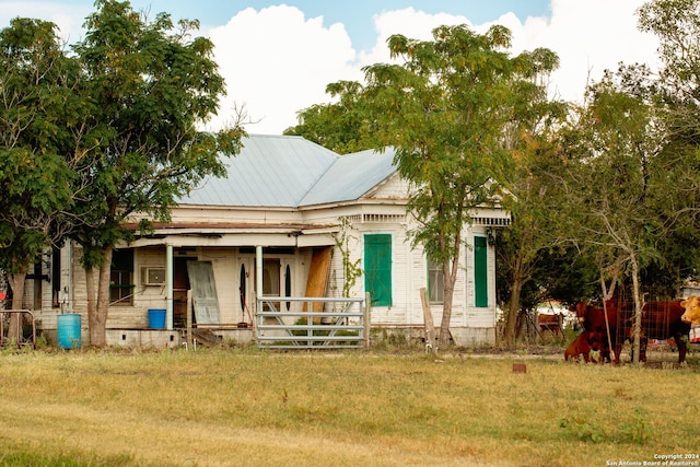 view of front of property with a porch