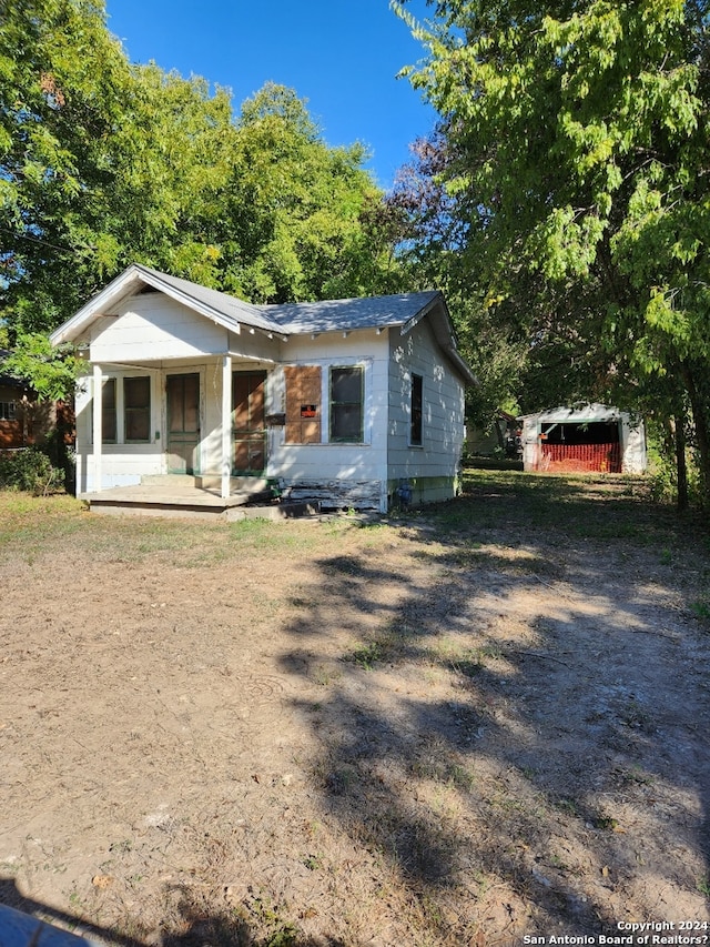 view of front of property with a porch