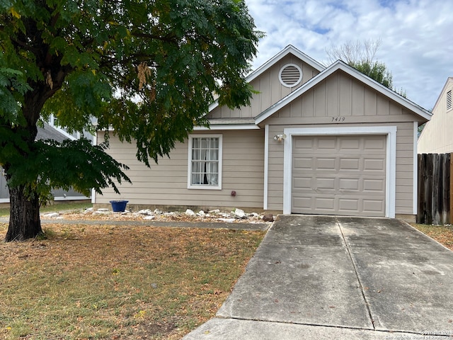 view of front facade with a garage