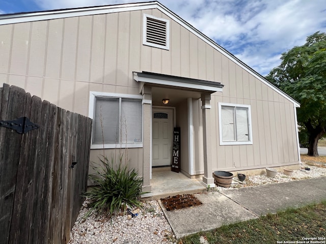 view of front of home