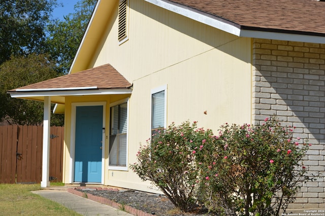 view of exterior entry