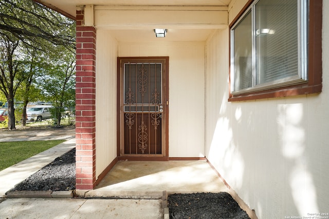 view of property entrance