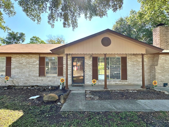 view of front facade with covered porch